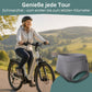 Frau fährt schmerzfrei mit E-Bike auf Radtour dank gepolsterter Radunterhose für Damen